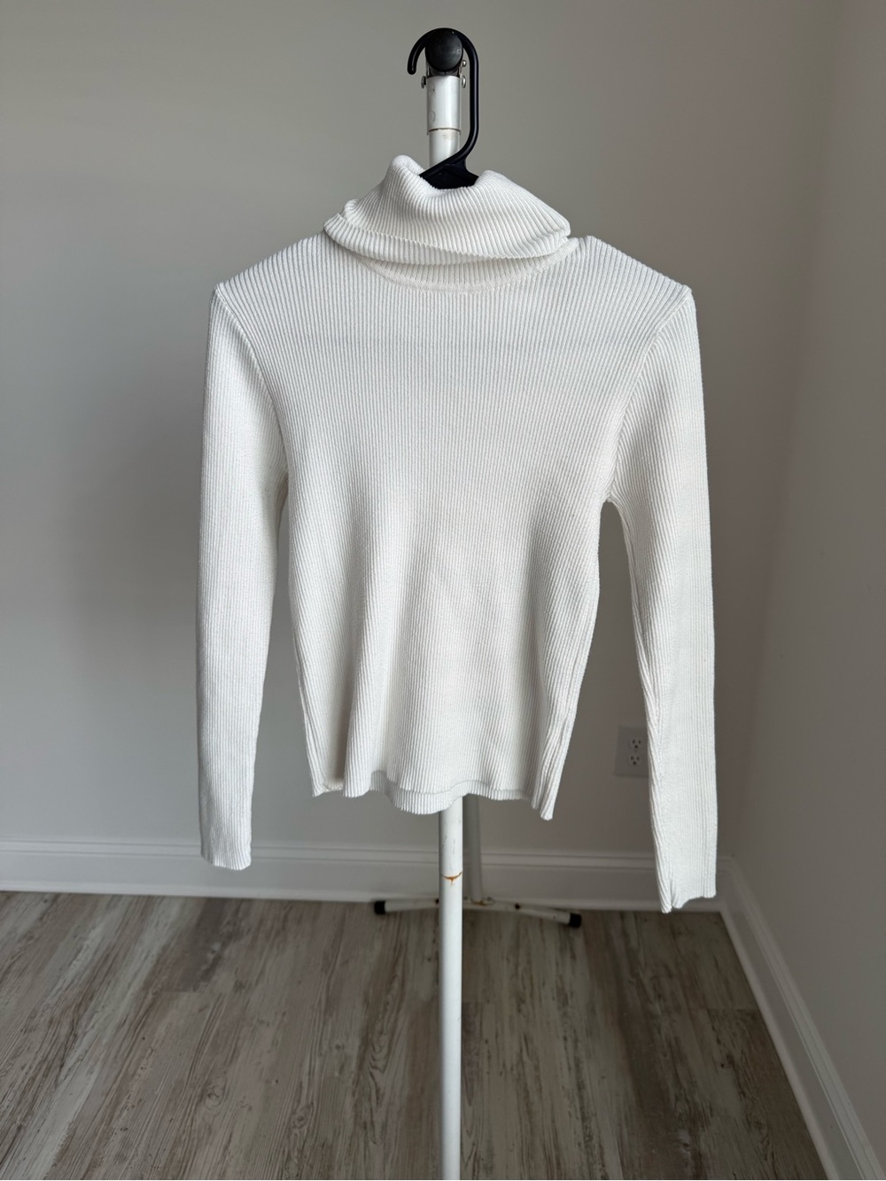 Classic White Ribbed Turtleneck Sweater